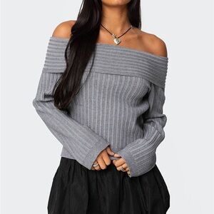 Edikted Off-Shoulder Ribbed Sweater in Gray